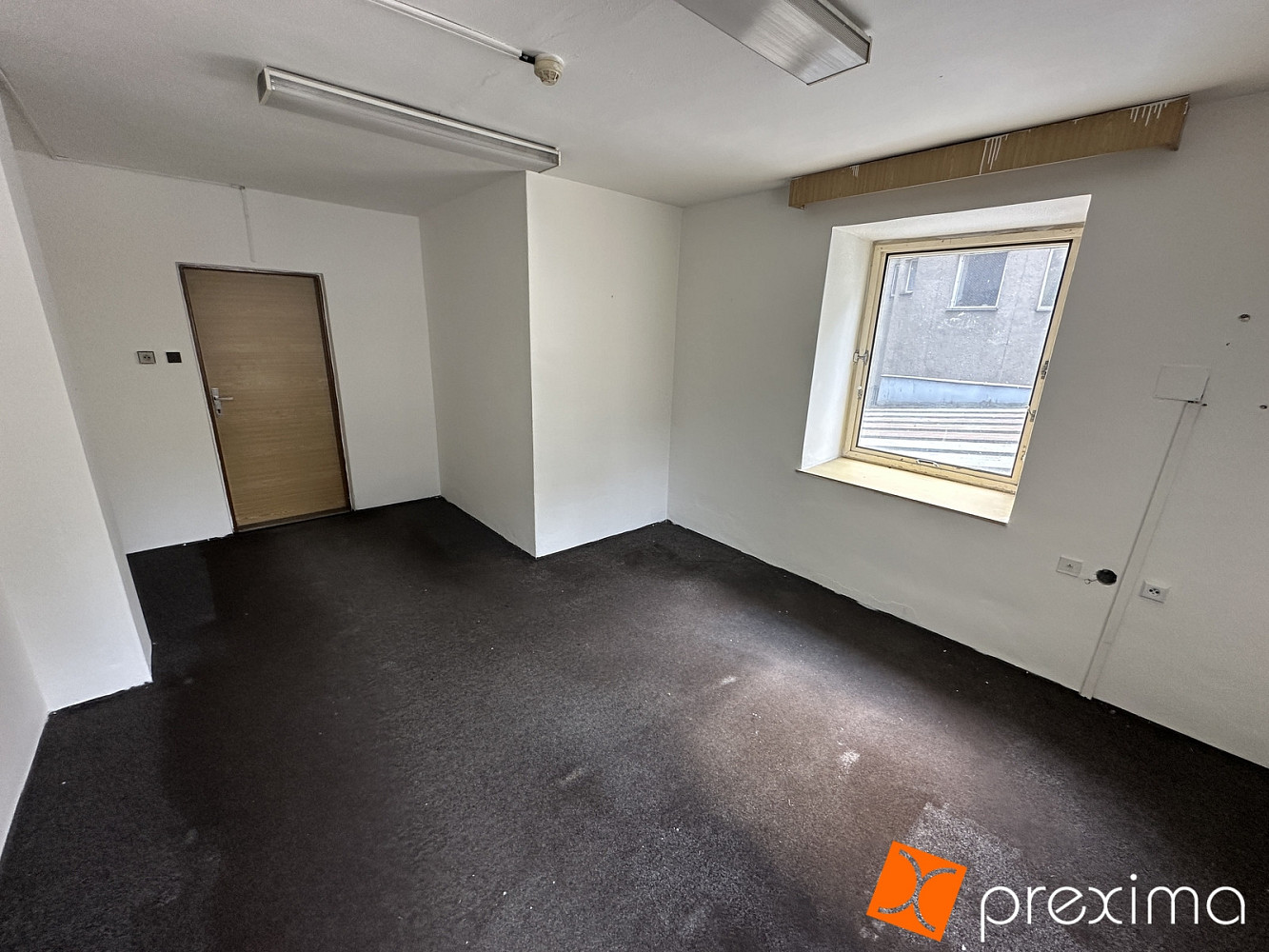 Pronájem nájemního domu, činžáku 2 200 m² – fotografie 4