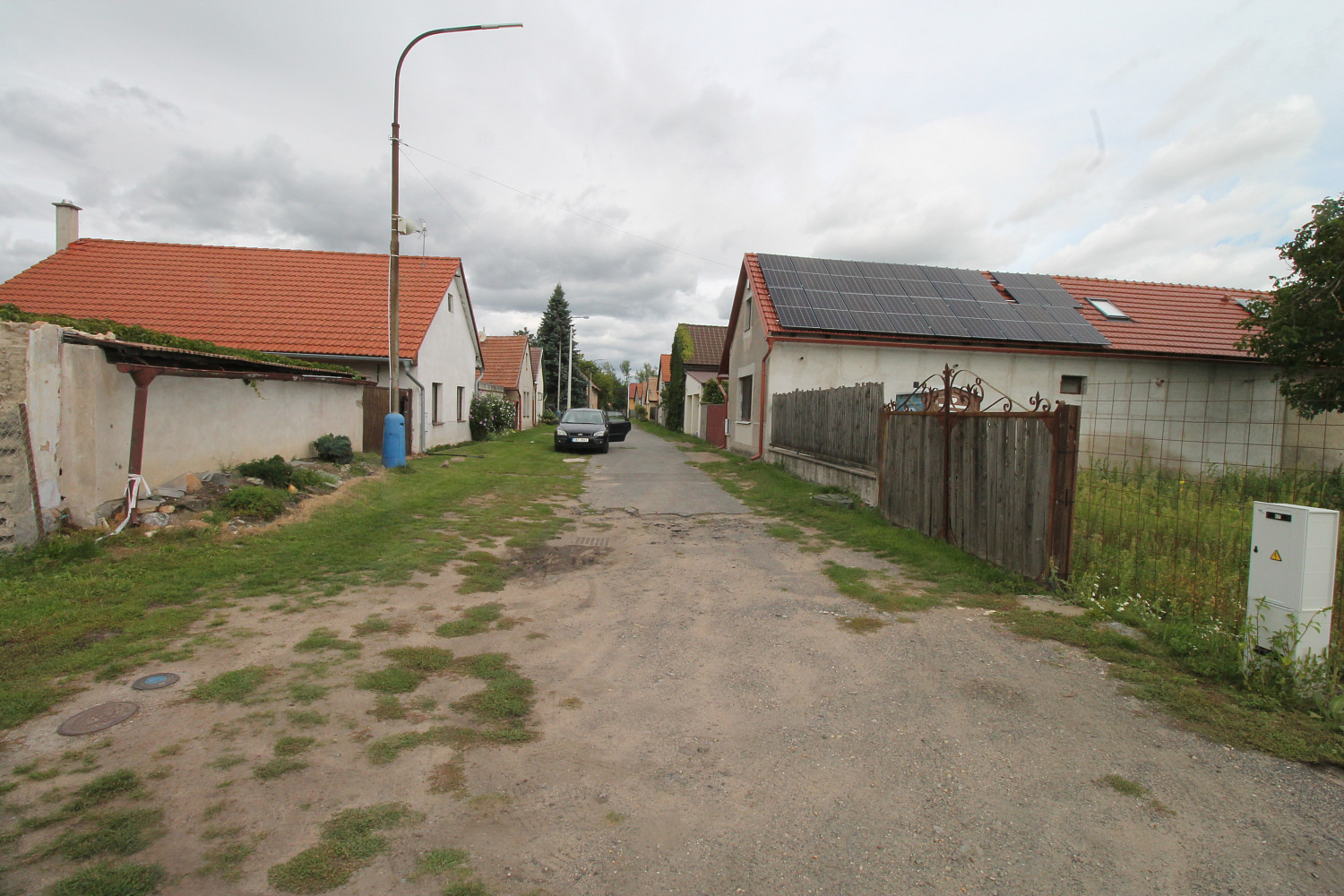 Prodej stavebního pozemku 2 358 m² – fotografie 2