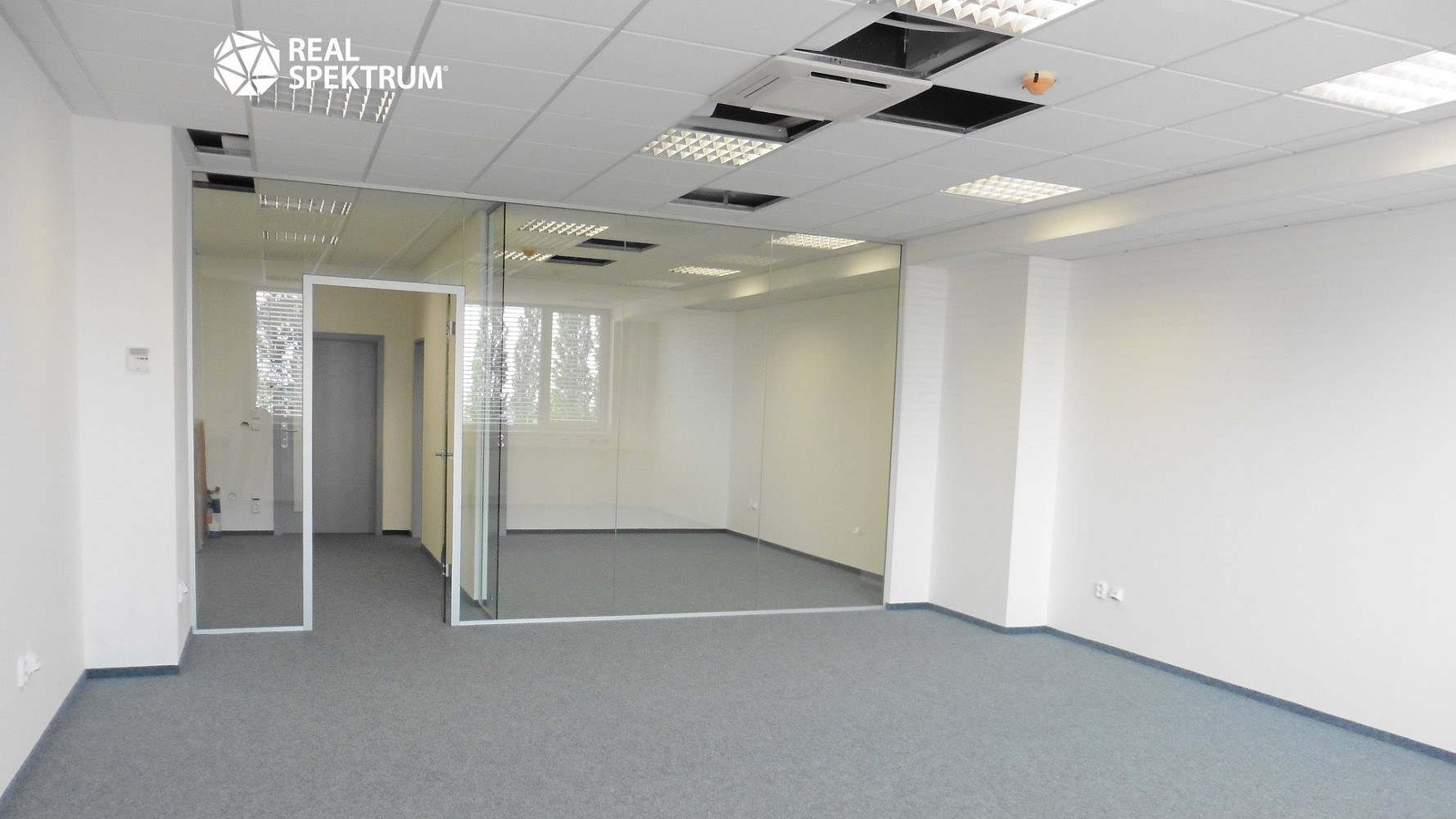 Pronájem kanceláře 85 m² – fotografie 2