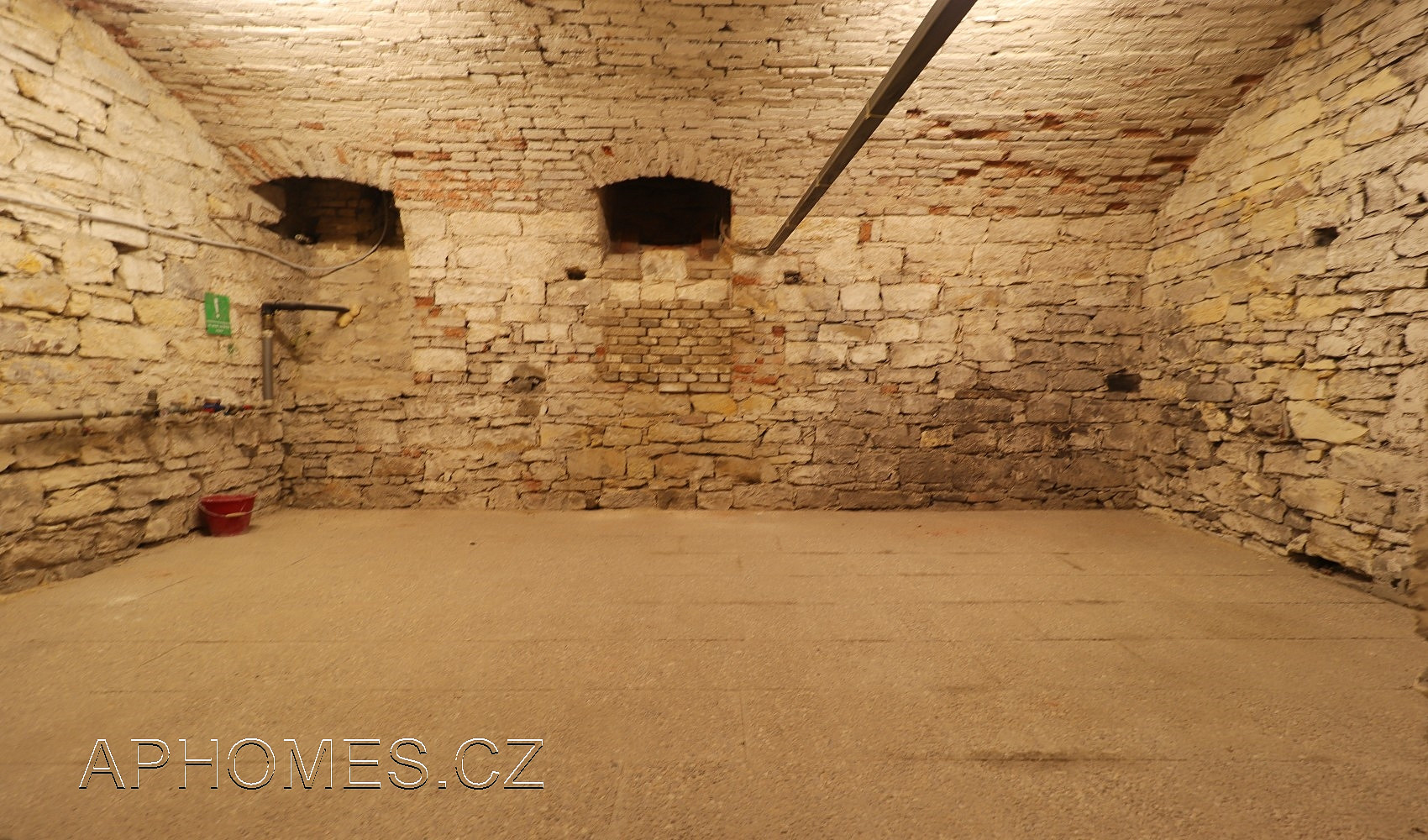 Pronájem skladovacích prostor 60 m²