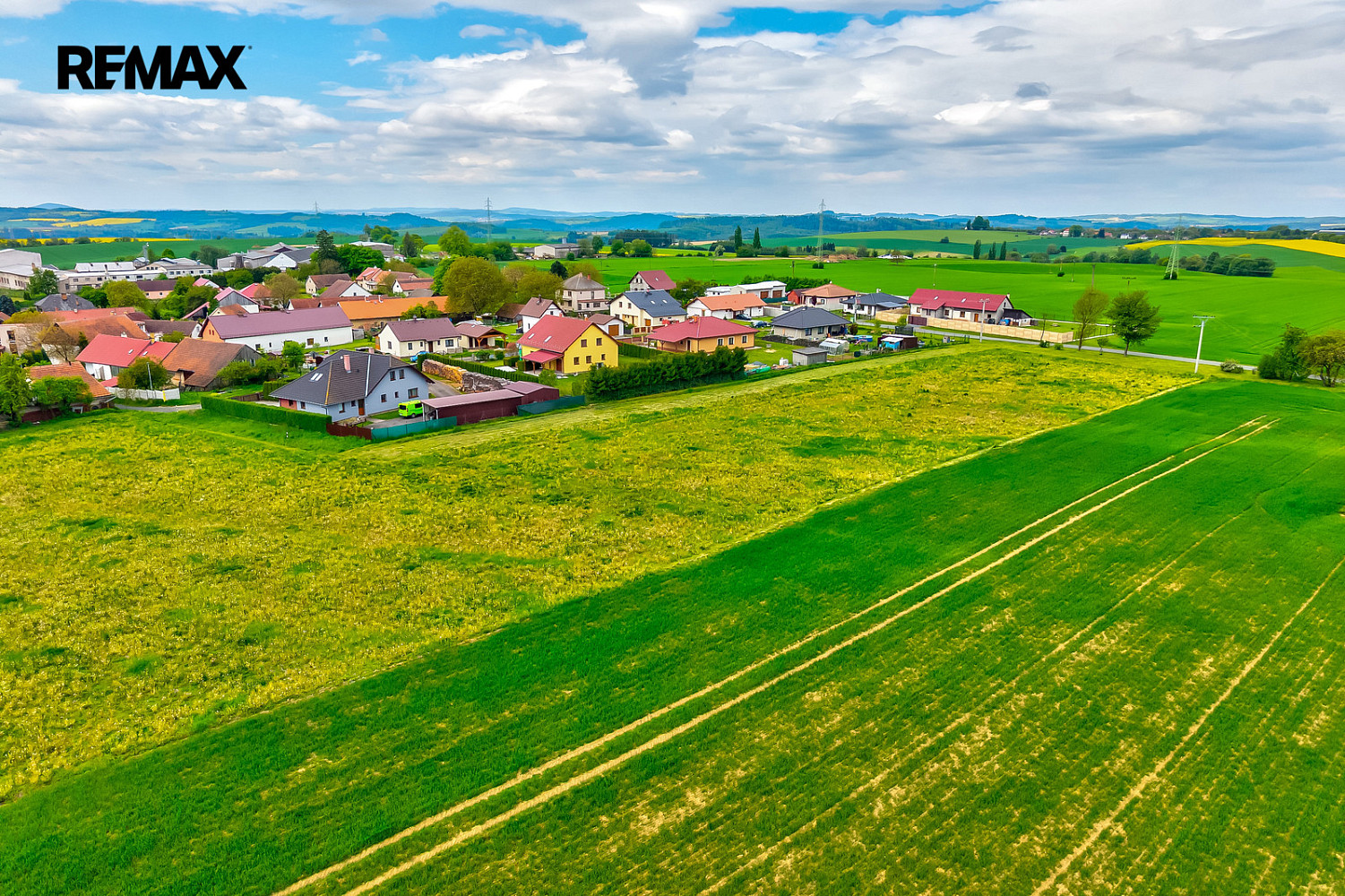 Prodej stavebního pozemku 10 000 m² – fotografie 3