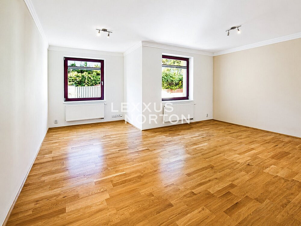 Pronájem domu 350 m² s pozemkem 800 m² — photo 4