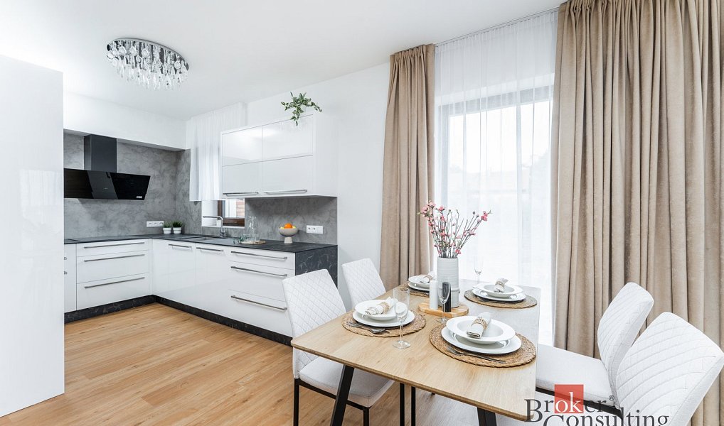 Prodej domu 170 m² s pozemkem 338 m², Ořech – náhled fotky 3