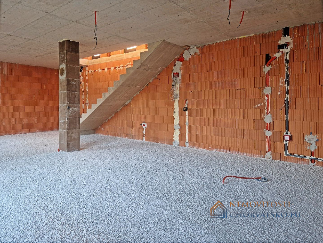 Prodej domu 227 m² s pozemkem 525 m² - Altro