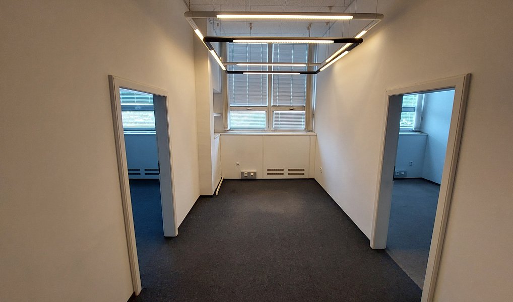Pronájem kanceláře 84 m², Jičín – náhled fotky 3