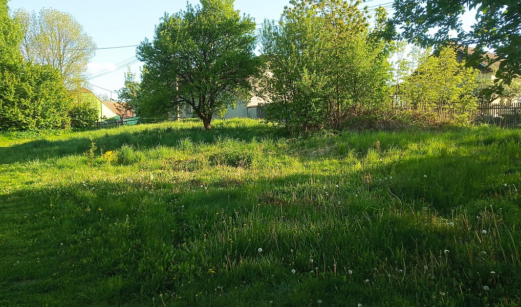 Prodej stavebního pozemku 457 m², Niva – náhled fotky 2