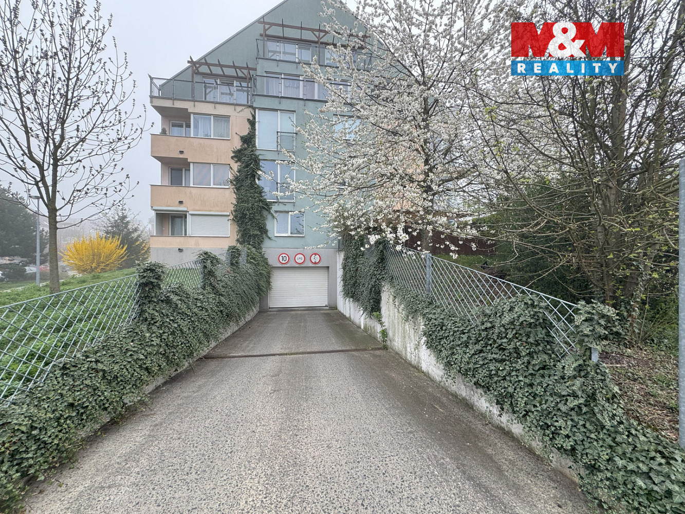 Prodej garážového stání, 16 m2, praha, ul. pod nouzovem — photo 3