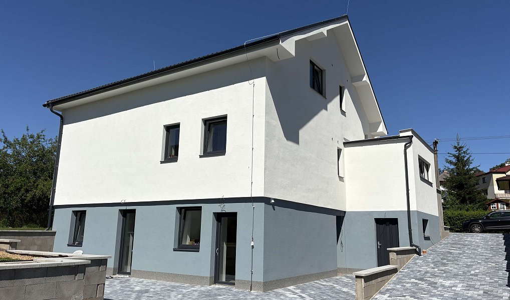 Prodej domu 300 m² s pozemkem 632 m², Nová Paka – náhled fotky 2