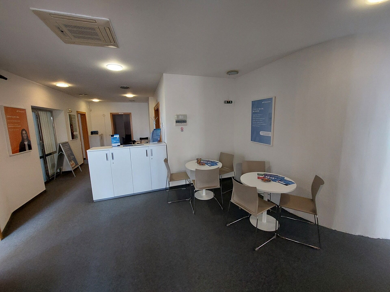 Pronájem kanceláře 260 m² – fotografie 4