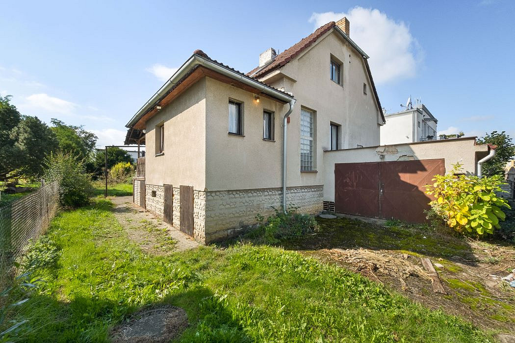 Prodej domu 196 m² s pozemkem 839 m² – fotografie 2
