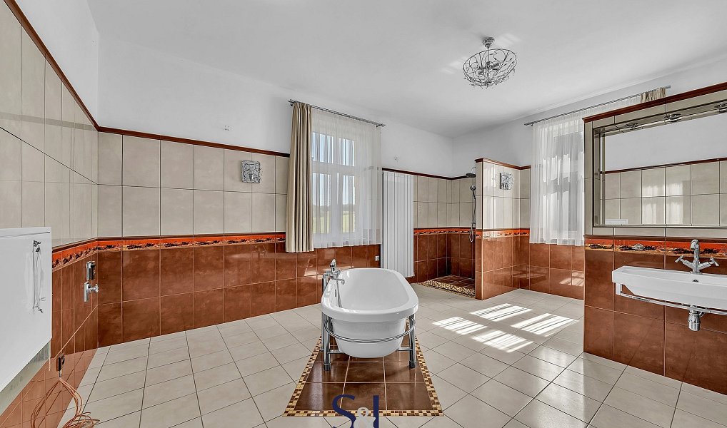 Prodej domu 320 m² s pozemkem 2 236 m², Rumburk – náhled fotky 27