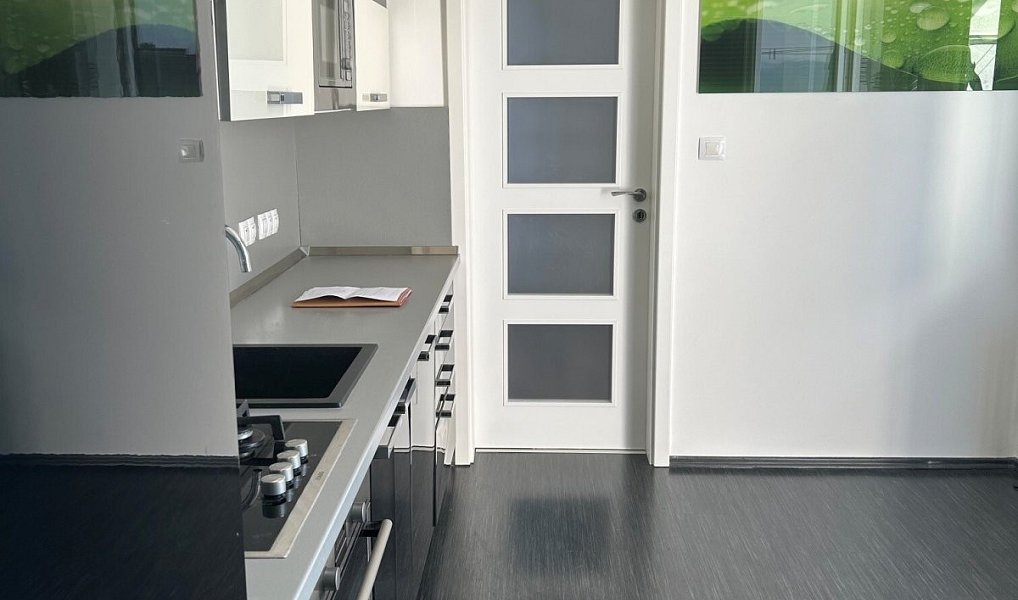 Prodej bytu 3+1 68 m², Karlovy Vary – náhled fotky 5