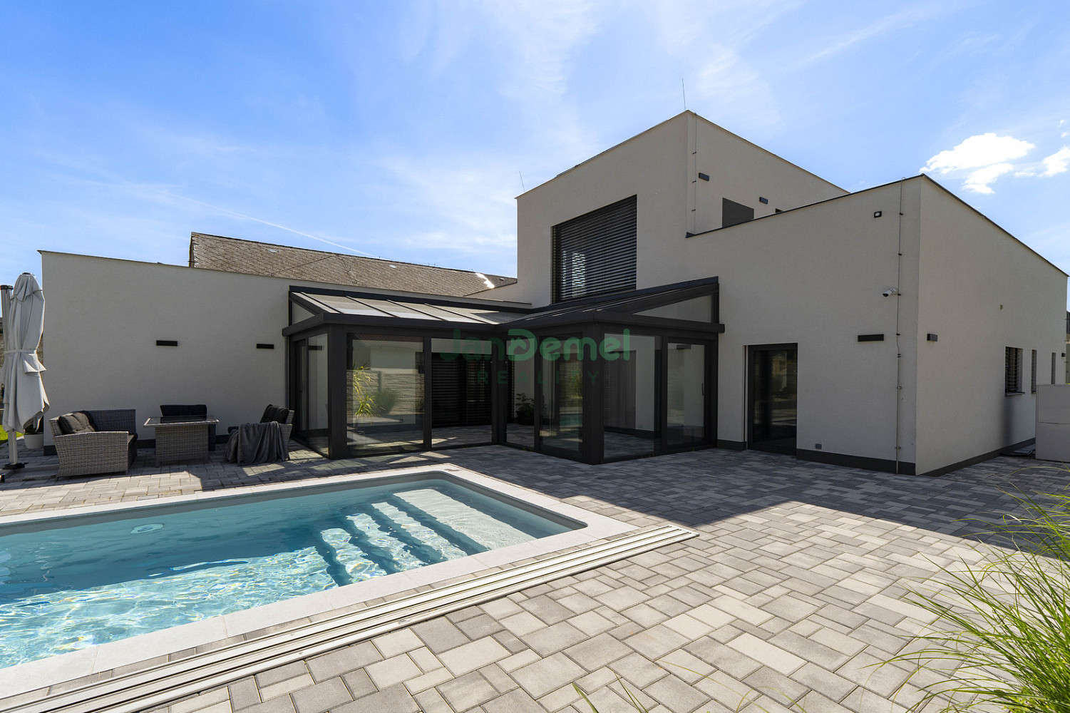 Prodej domu 199 m² s pozemkem 1 598 m²