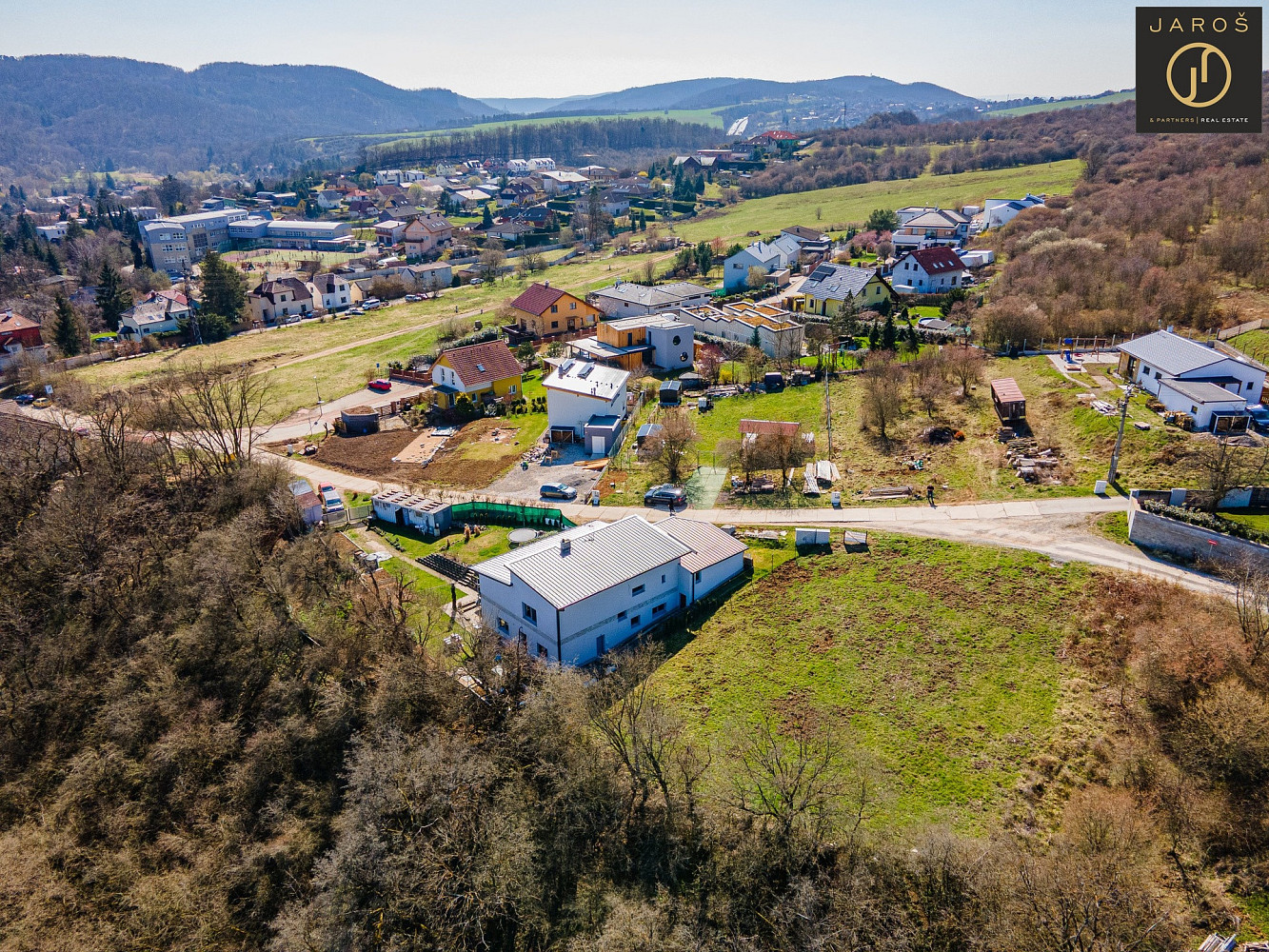 Prodej stavebního pozemku 915 m² – fotografie 5