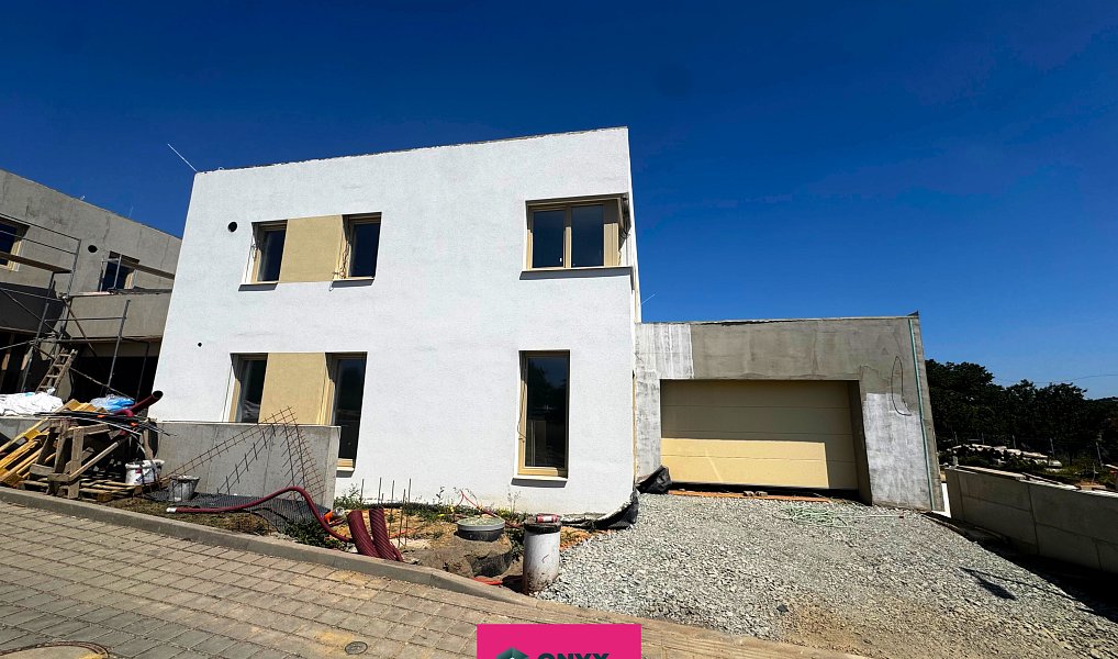 Prodej domu 242 m² s pozemkem 501 m², Rousínov – náhled fotky 8