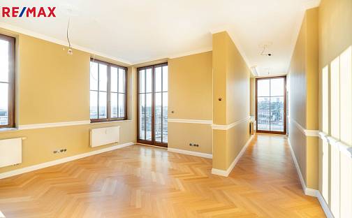 Prodej bytu 4+kk 206 m², Svahová, Karlovy Vary