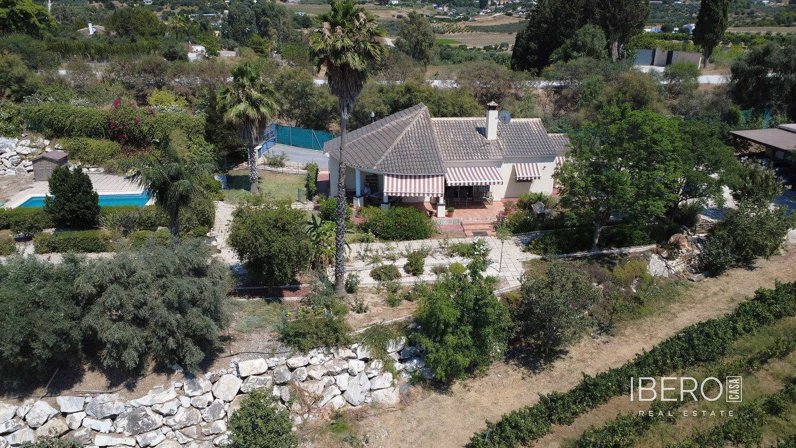 Prodej domu 228 m² s pozemkem 12 415 m²