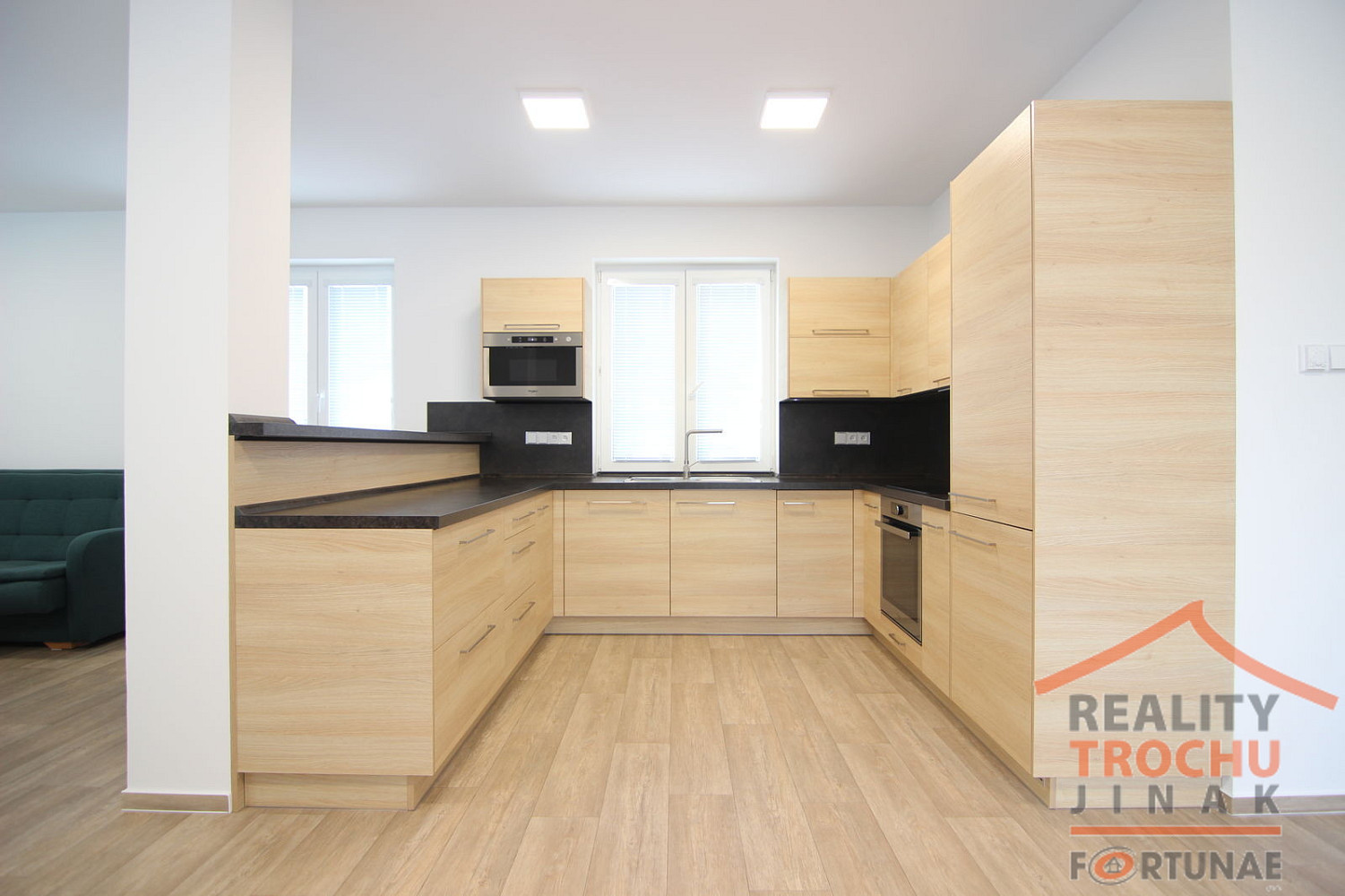 Prodej domu 225 m² s pozemkem 727 m² – fotografie 4