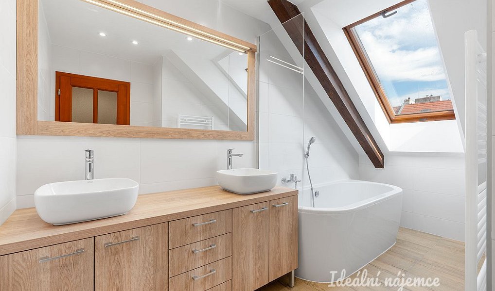 Pronájem bytu 4+kk 127 m², Praha – náhled fotky 18