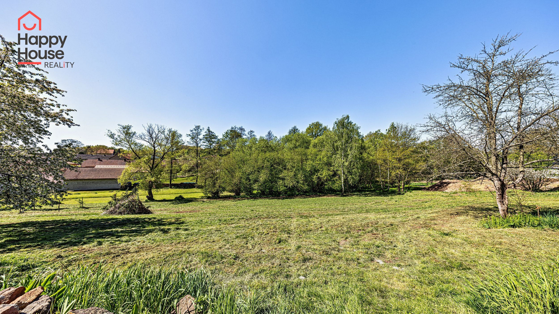 Prodej stavebního pozemku 2 000 m² – fotografie 2