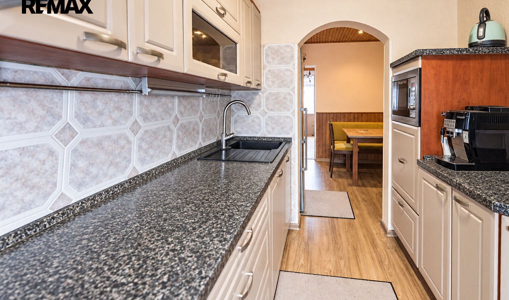 Prodej domu 290 m² s pozemkem 877 m², Habartov – náhled fotky 8