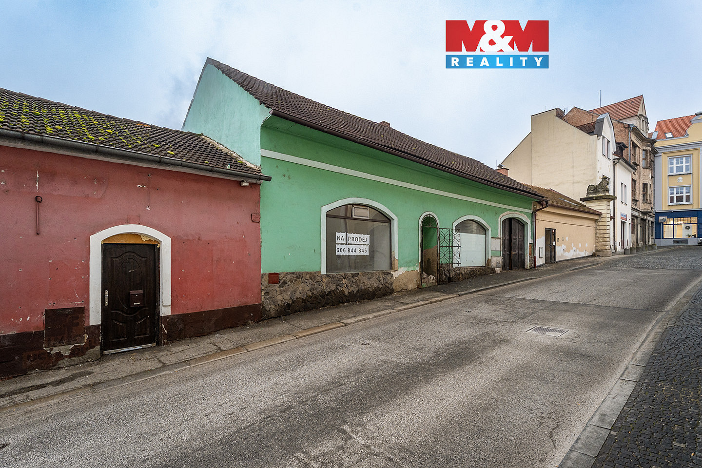 Prodej nájemního domu, činžáku 300 m²