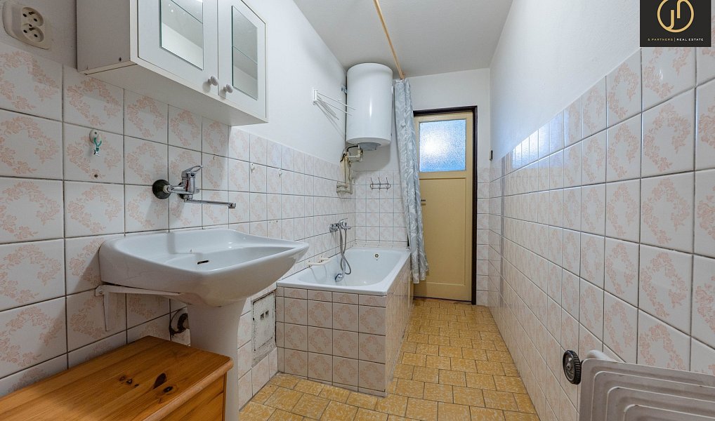 Prodej domu 216 m² s pozemkem 221 m², Hostouň – náhled fotky 14