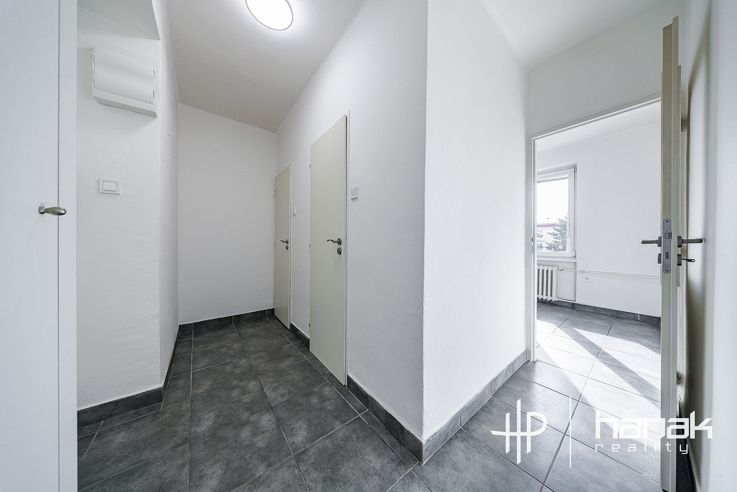 Pronájem bytu 1+1 34 m² – fotografie 4