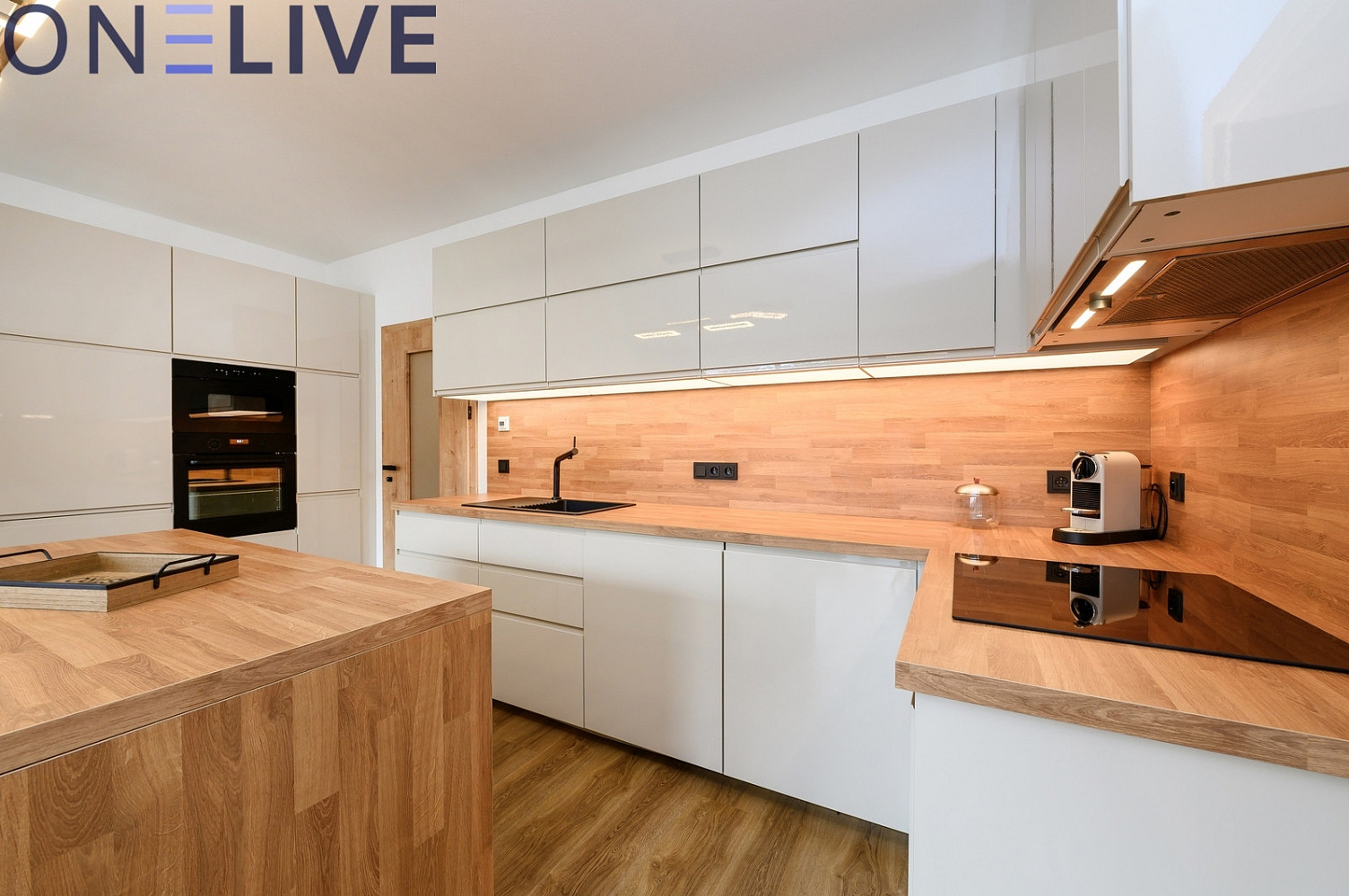 Pronájem bytu 3+kk 84 m²