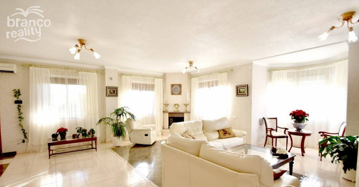 Prodej domu 364 m² s pozemkem 850 m² — photo 2