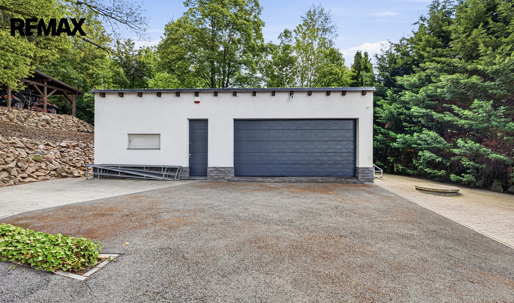 Prodej domu 228 m² s pozemkem 4 472 m², Jince – náhled fotky 18