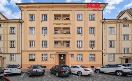 Prodej bytu 1+kk 34 m², Škroupova, Hradec Králové
