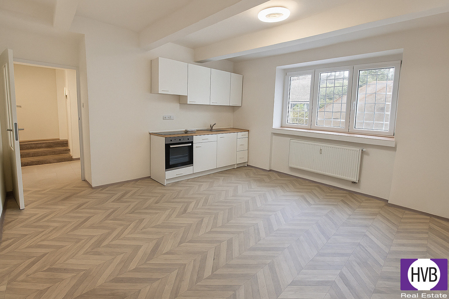 Pronájem bytu 2+kk 62 m² – fotografie 2