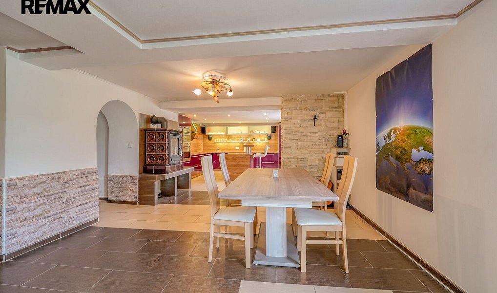 Prodej domu 323 m² s pozemkem 1 638 m², Bochov – náhled fotky 3