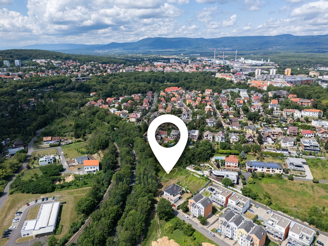 Prodej stavebního pozemku 1 258 m²
