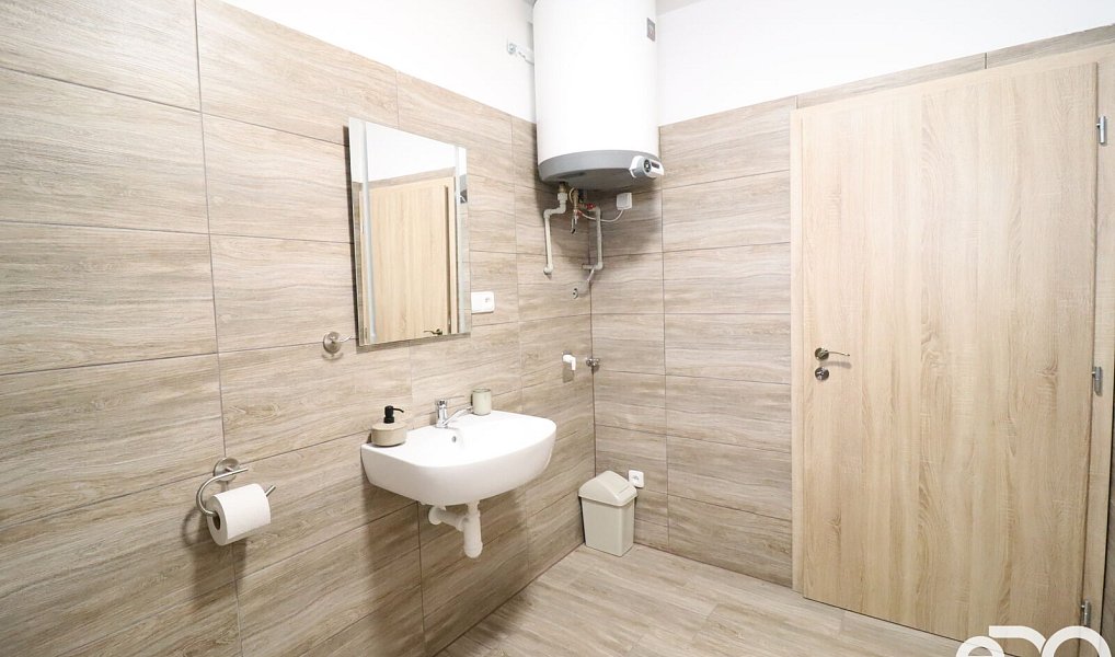 Pronájem bytu 2+kk 45 m², Roudná – náhled fotky 7