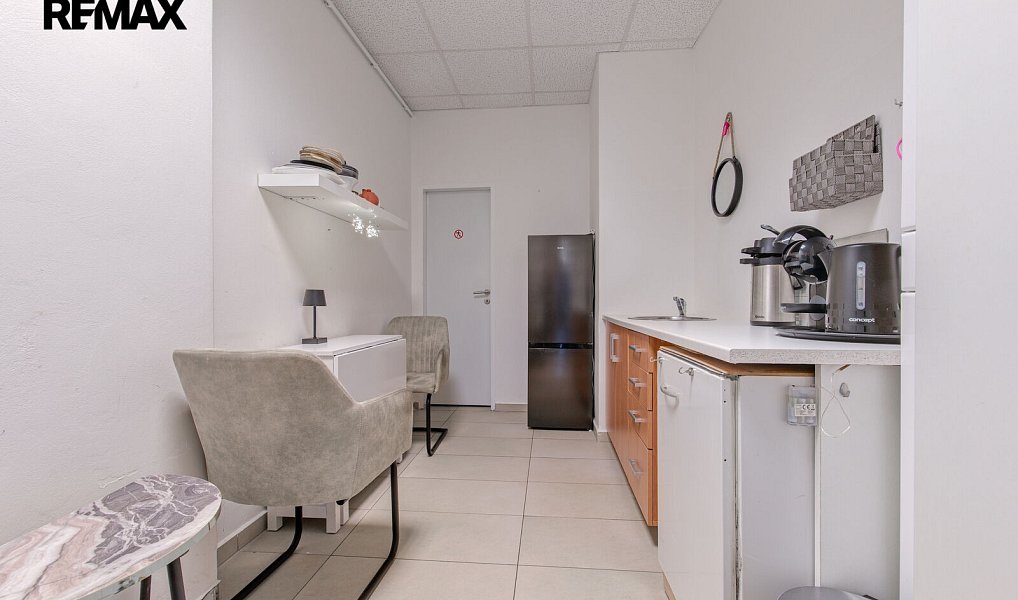 Prodej obchodních prostor 62 m², Cheb – náhled fotky 7