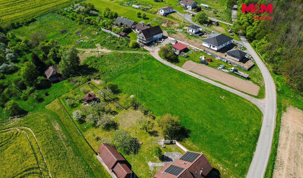 Prodej stavebního pozemku 1 400 m², Halenkovice – náhled fotky 3