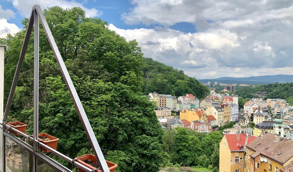 Prodej bytu 3+kk 132 m², Karlovy Vary – náhled fotky 3