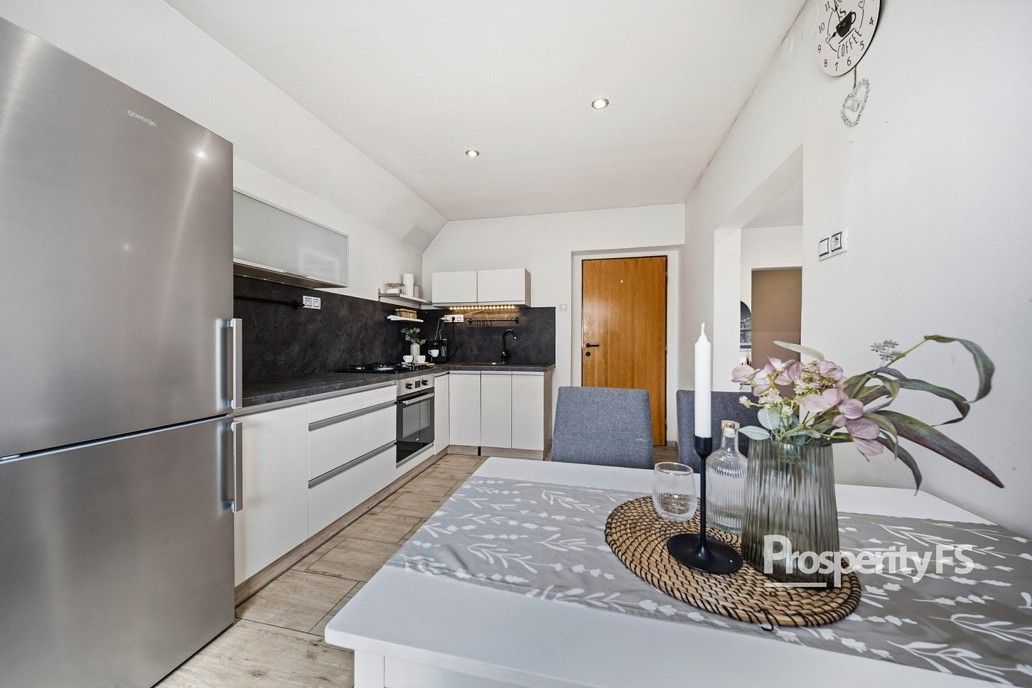 Prodej domu 247 m² s pozemkem 1 294 m² – fotografie 3