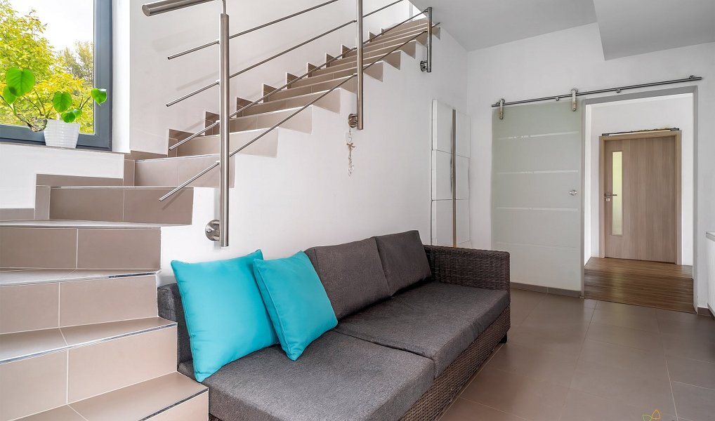 Prodej domu 193 m² s pozemkem 1 396 m², Rohovládova Bělá – náhled fotky 15