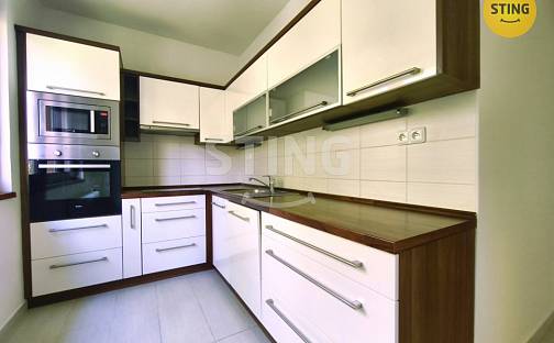 Pronájem bytu 3+1 74 m², U Hřbitova, Jihlava