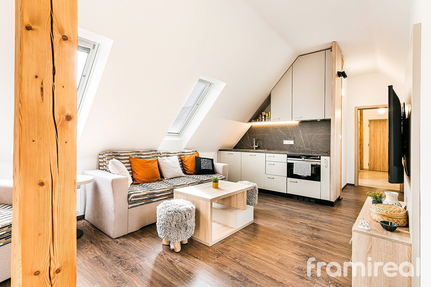 Pronájem bytu 3+kk 75 m² – fotografie 2