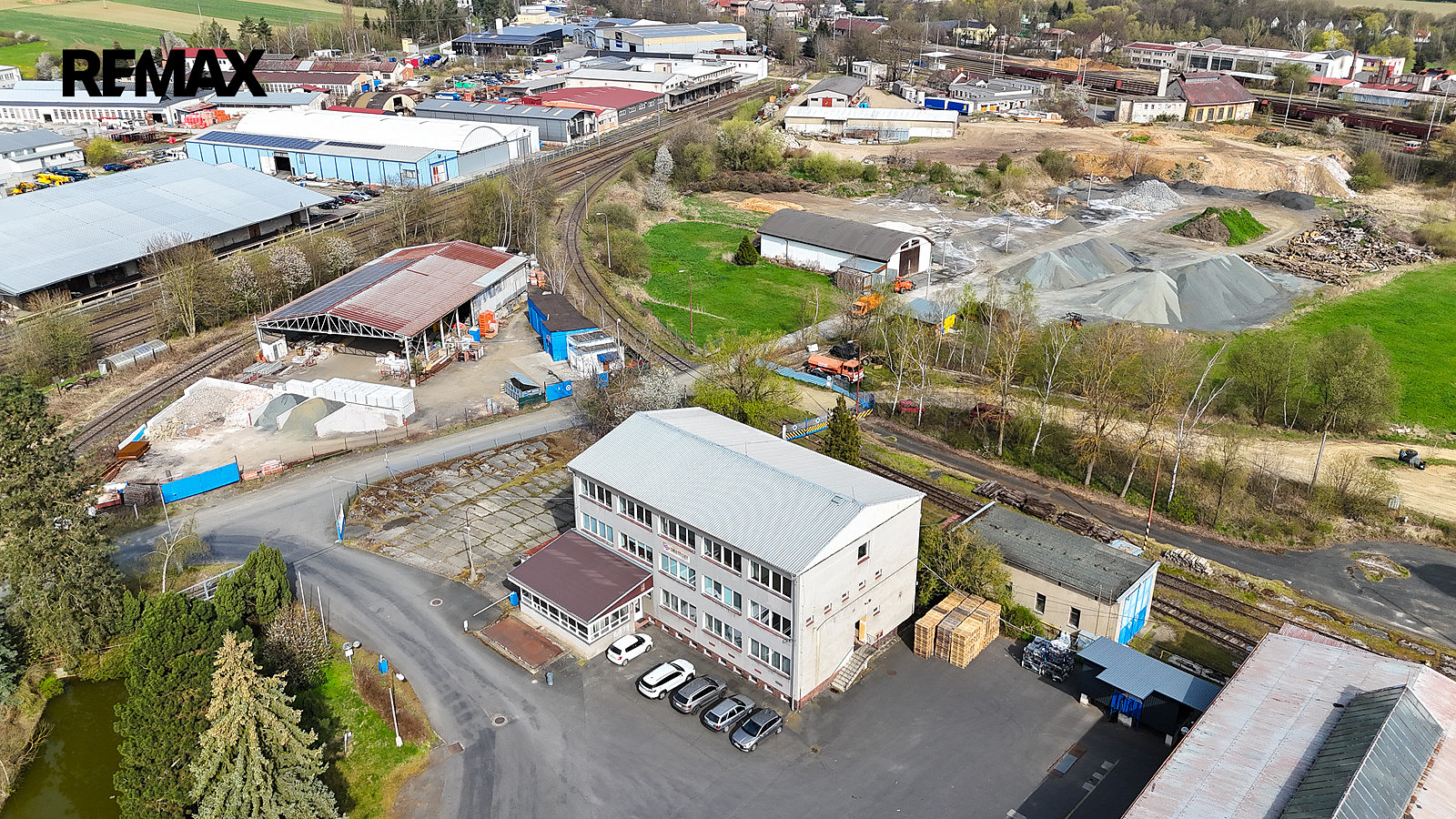 Prodej kanceláře 1 200 m² — photo 2