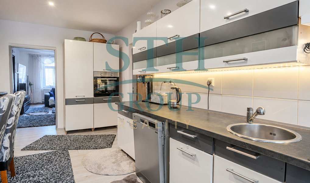 Prodej domu 300 m² s pozemkem 227 m², Trmice – náhled fotky 17