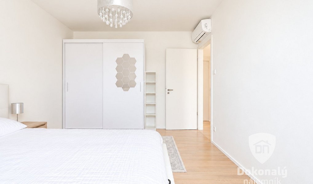 Pronájem bytu 4+kk 93 m², Praha – náhled fotky 11