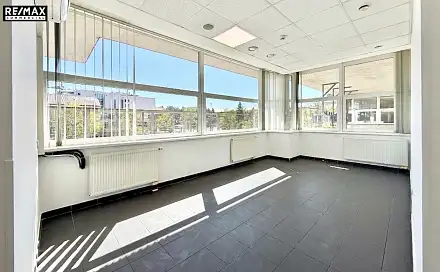Prodej obchodních prostor 107 m², Vinohradská, Praha 10 - Strašnice