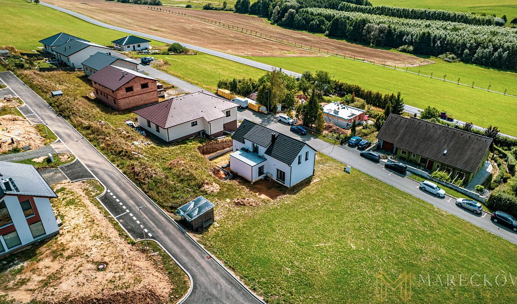 Prodej domu 178 m² s pozemkem 808 m², Brnířov – náhled fotky 21