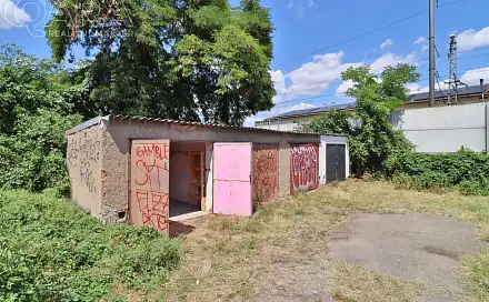 Prodej garáže 22 m2 v žádané lokalitě Praha 6, ulice Pod Paťankou, Podbabská, Praha 6 - Bubeneč
