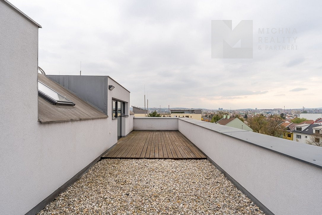 Prodej bytu 1+kk 43 m² — photo 2